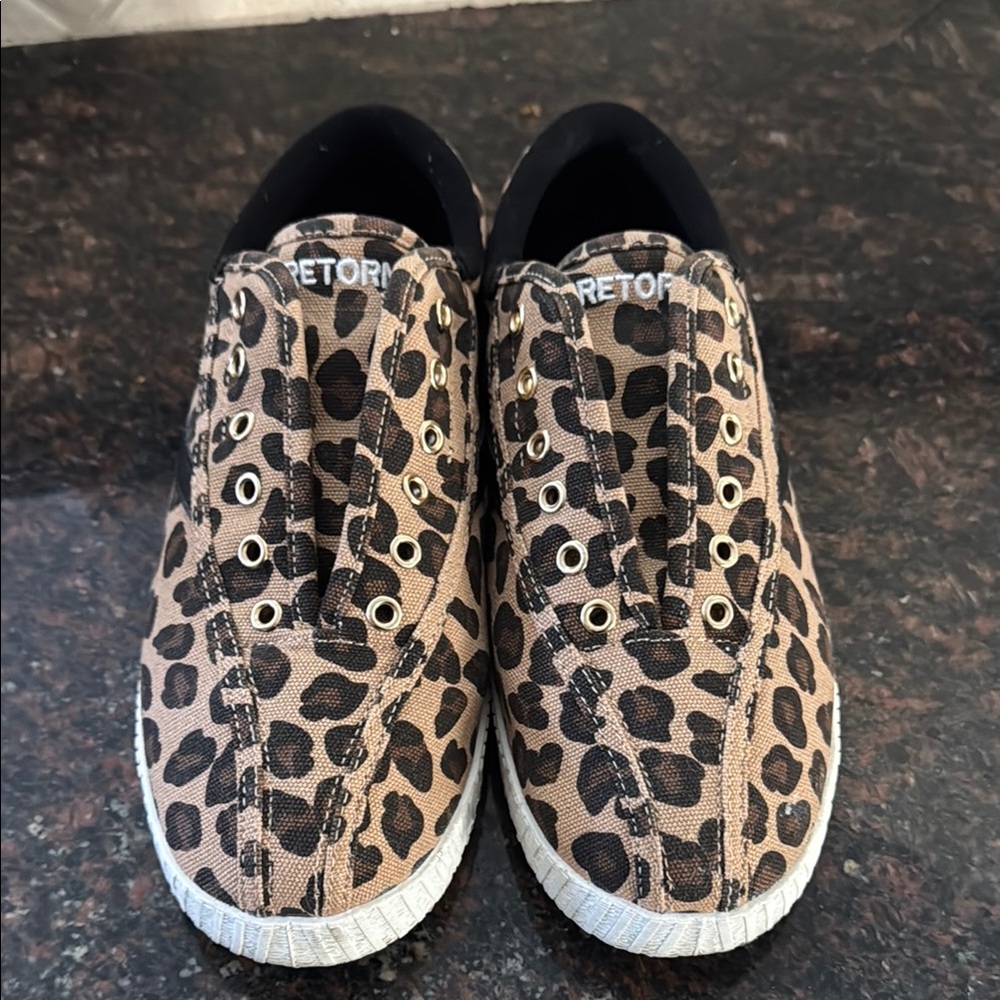 Tretorn Nylite women's
Leopard Print Slip-On Sneakers Leopard W8